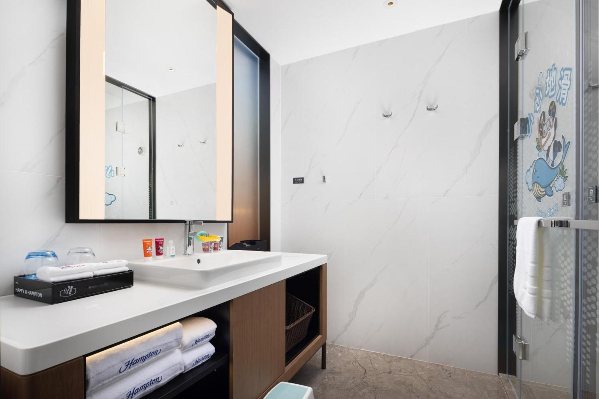 Hampton By Hilton Shenzhen Futian Huaqiangbei Hotel Buitenkant foto