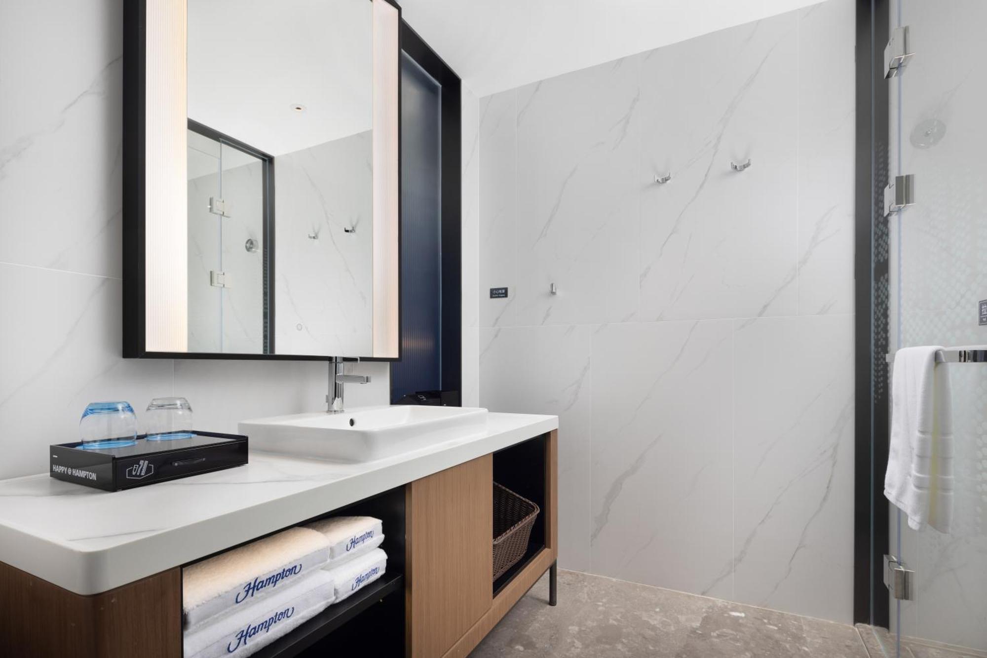 Hampton By Hilton Shenzhen Futian Huaqiangbei Hotel Buitenkant foto