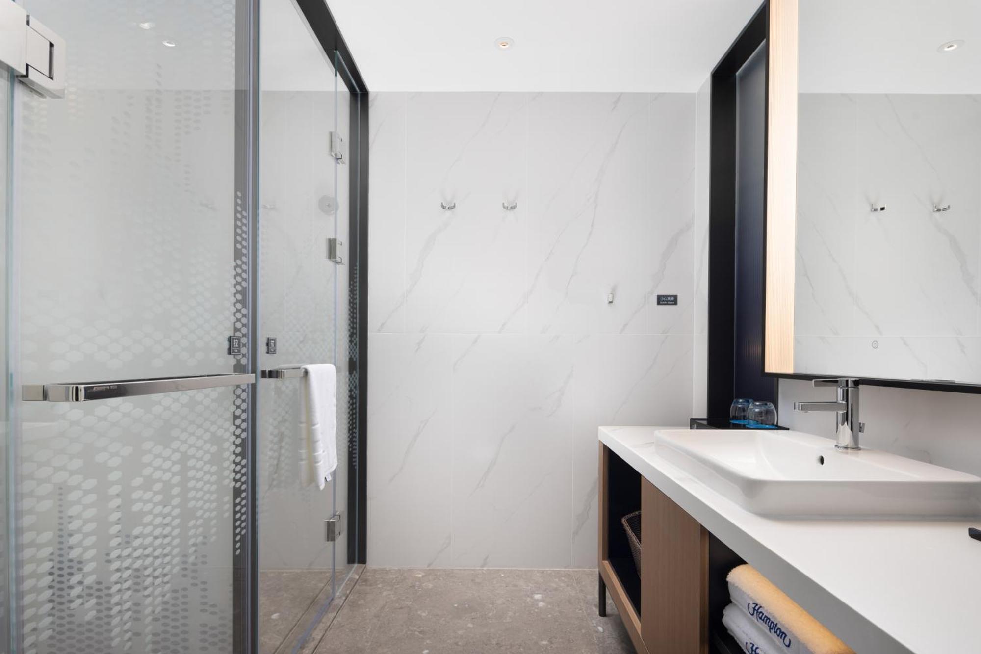 Hampton By Hilton Shenzhen Futian Huaqiangbei Hotel Buitenkant foto